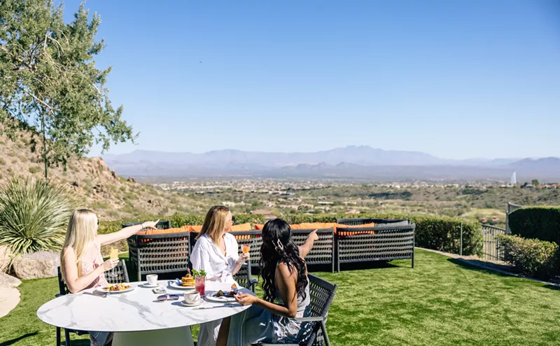 Image: 10 Phoenix dining deals to treat mom on Mother's Day