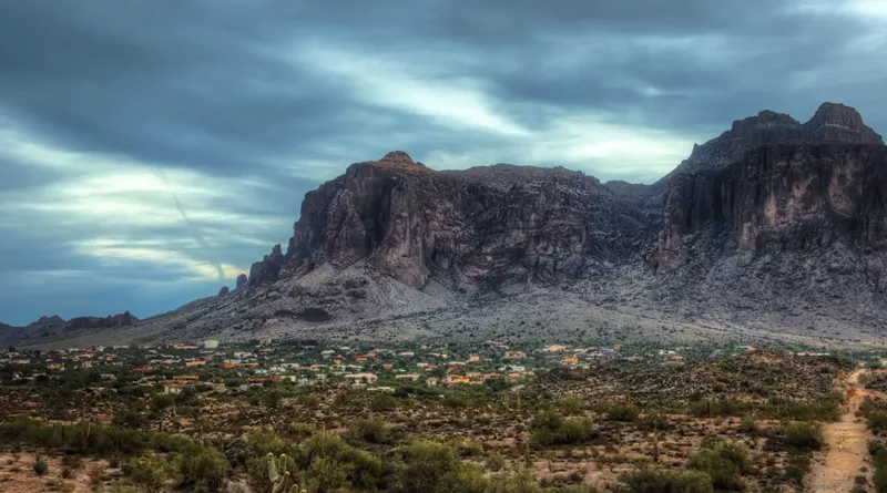 Image: apache junction and the superstition mountains