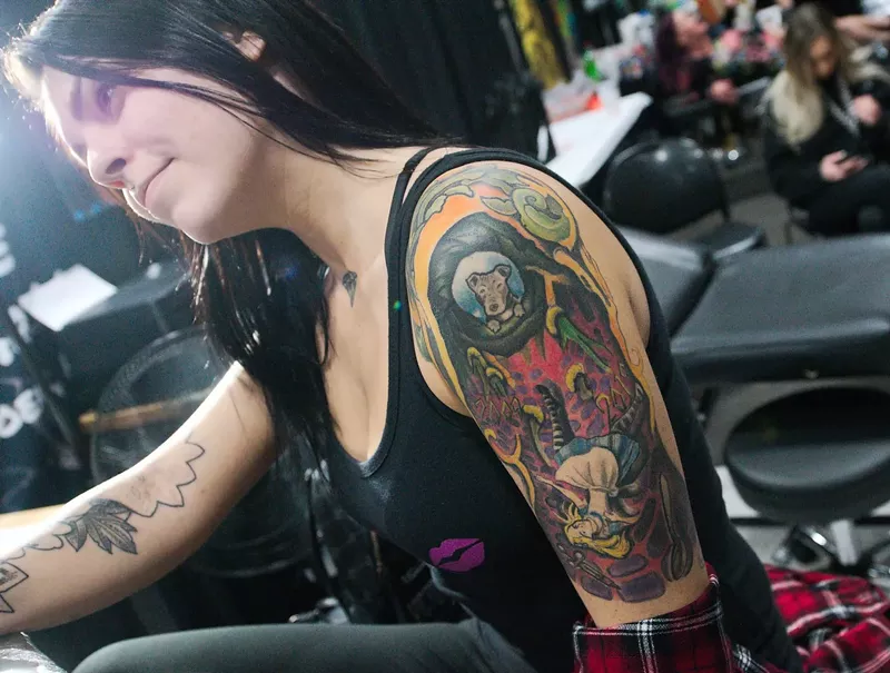 Image: An impressive sleeve inspired by "Alice in Wonderland" at the Body Art Expo in 2020.