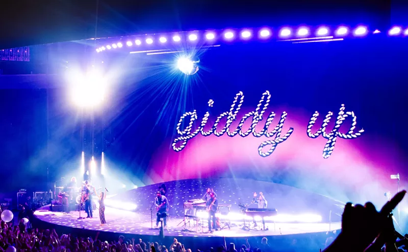 Image: Kacey Musgraves dazzled the crowd during Sept. 27 Glendale show