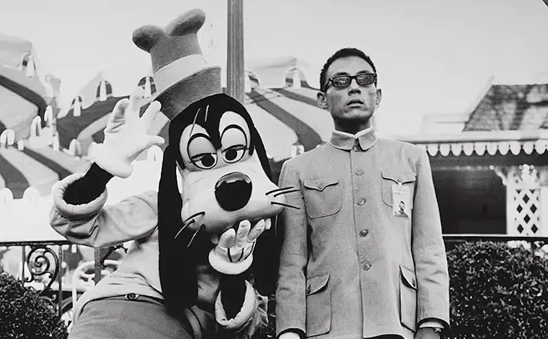 Image: The subtle humor of deadpan photography: A straight face, with a wink