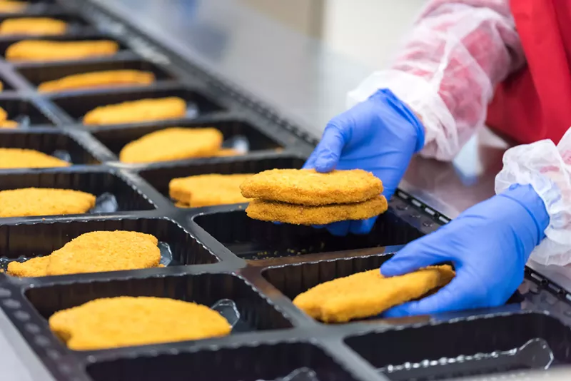 Image: The "Arizona Healthy Schools Act" seeks to prevent ultra-processed foods from being served to students.