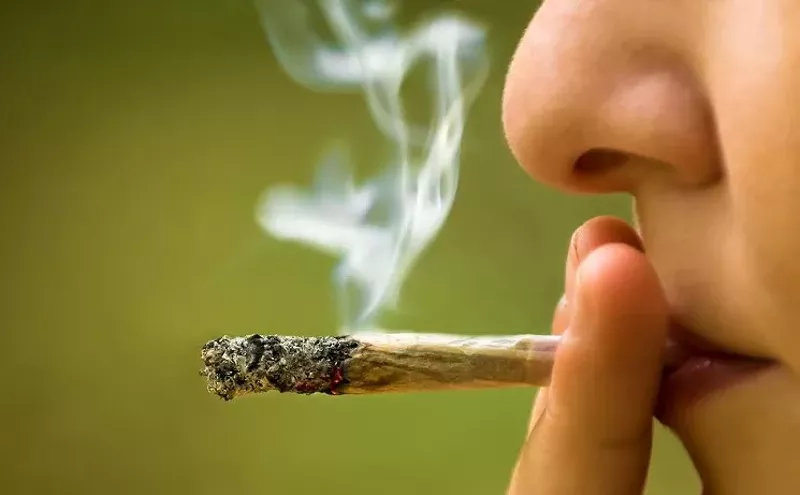 Image: Chronic pain is a big problem. How cannabis and psilocybin could help