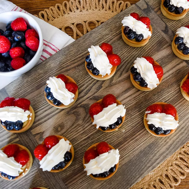 Image: The Liberté Tarte represents the French flag.