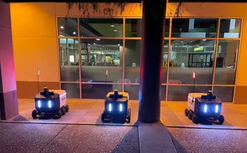 Image: GrubBot 3000: The University of Arizona Rolls Out Robot Delivery