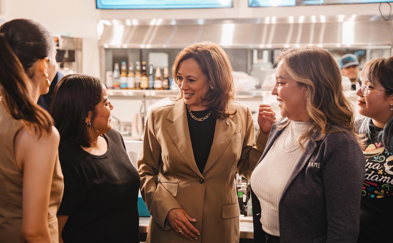 Harris and Walz visit 2 Phoenix restaurants on Valley campaign stop