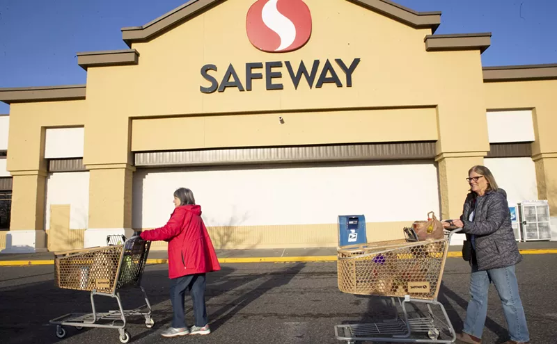 Image: Judge temporarily blocks Kroger-Albertsons grocery ‘megamerger’