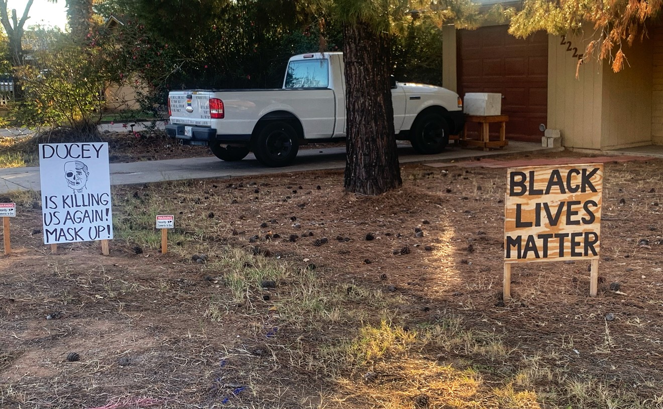 Why Ken Miller Likes to Get Political With the Signs in His Phoenix Yard