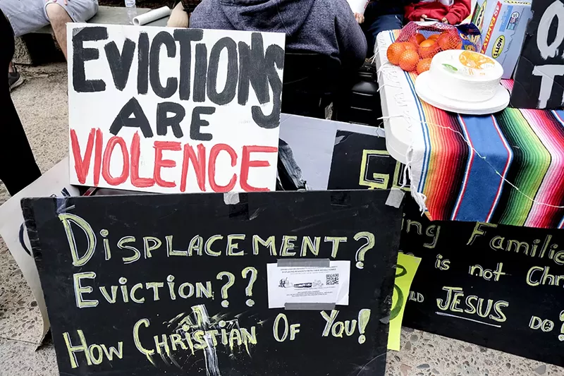Image: signs against evictions