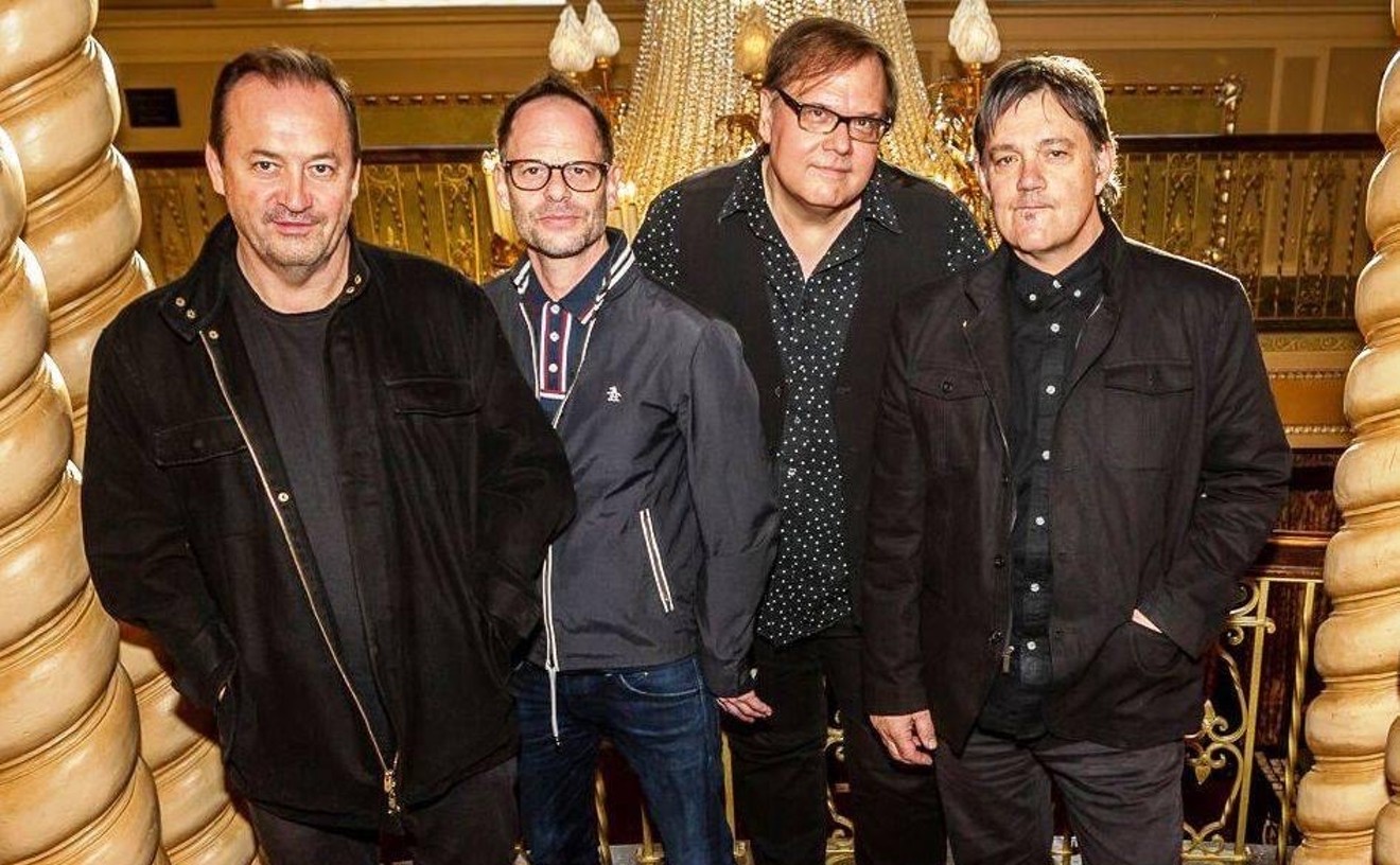 Why Gin Blossoms Frontman Robin Wilson Is Taking the Stage With The Smithereens in Tempe