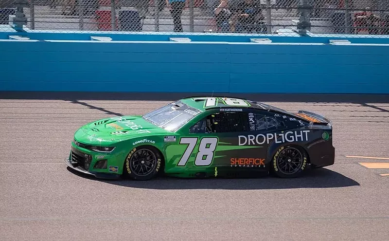 Image: Katherine Legge makes NASCAR Cup Series history at Phoenix Raceway
