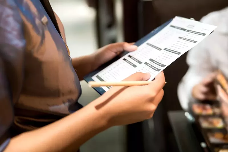 Image: Restaurant inspectors show up unannounced to assess restaurants and kitchens. What they found at Stellar 66 kept getting worse, and then it closed.