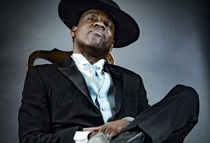 Image: Local bluesman Carvin Jones.