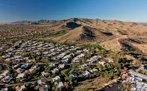 Image: Phoenix homeowners are delisting properties en masse as market shifts
