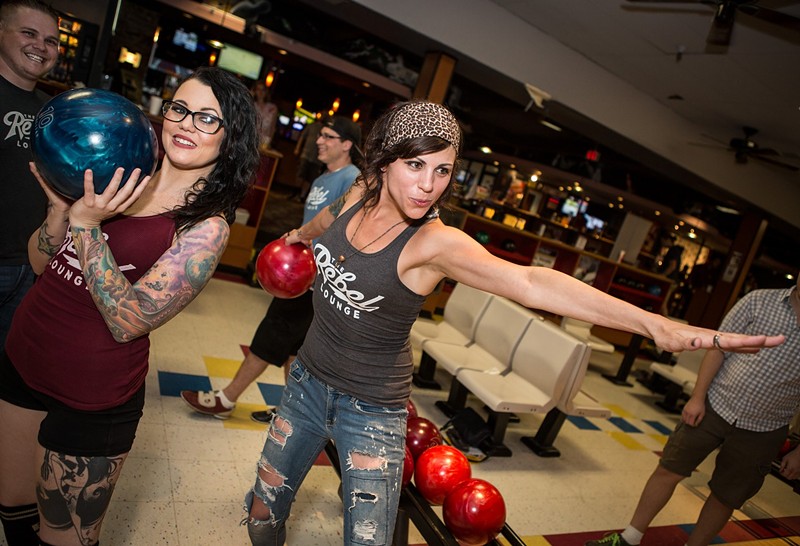 A team representing The Rebel Lounge participates in the Phoenix Independents Bowl in 2015.