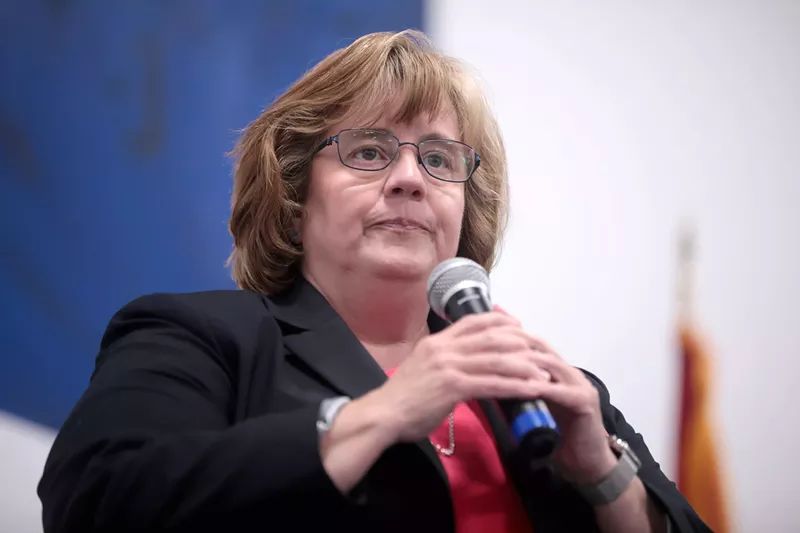 Image: Political opponents of Maricopa County Attorney Rachel Mitchell criticized the prosecutor for her plea deal with a former Arizona prisons boss.