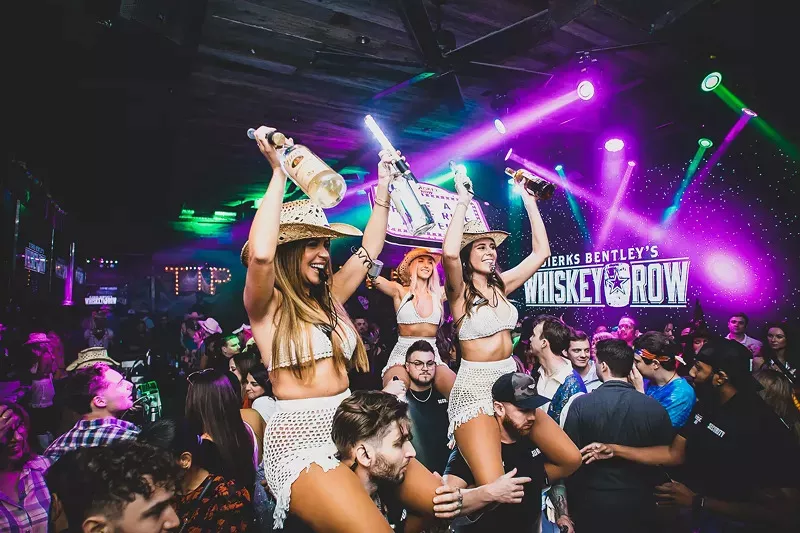Image: Women at a nightclub
