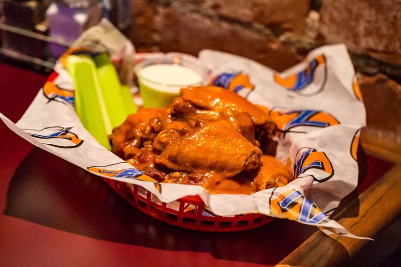 Image: Wings at Zipp's.