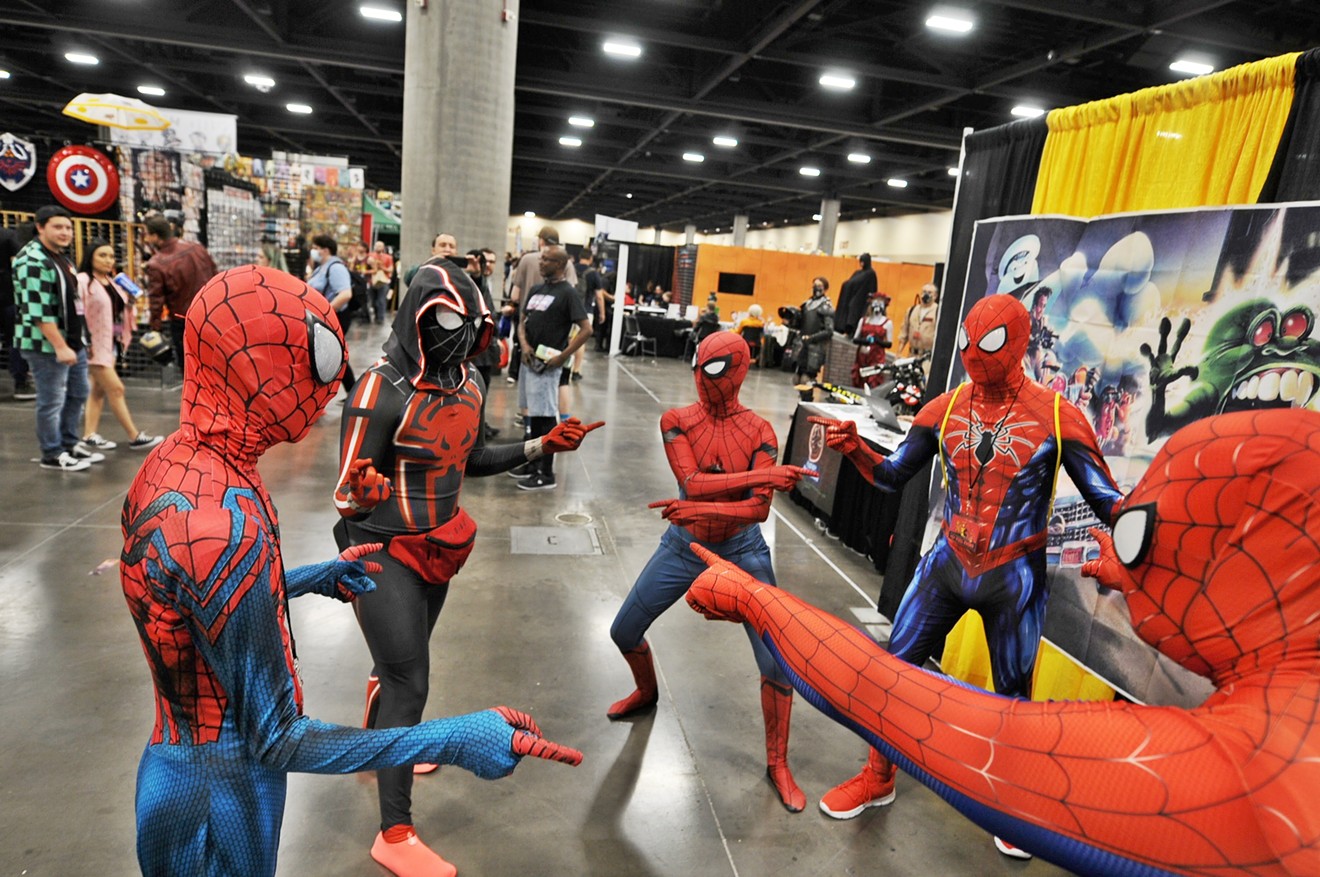 Spider-Man cosplayers reenacting that one meme at Phoenix Fan Fusion.