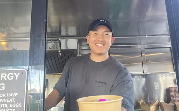 Image: This Valley food truck puts a 'Laos-style' spin on Thai takeout