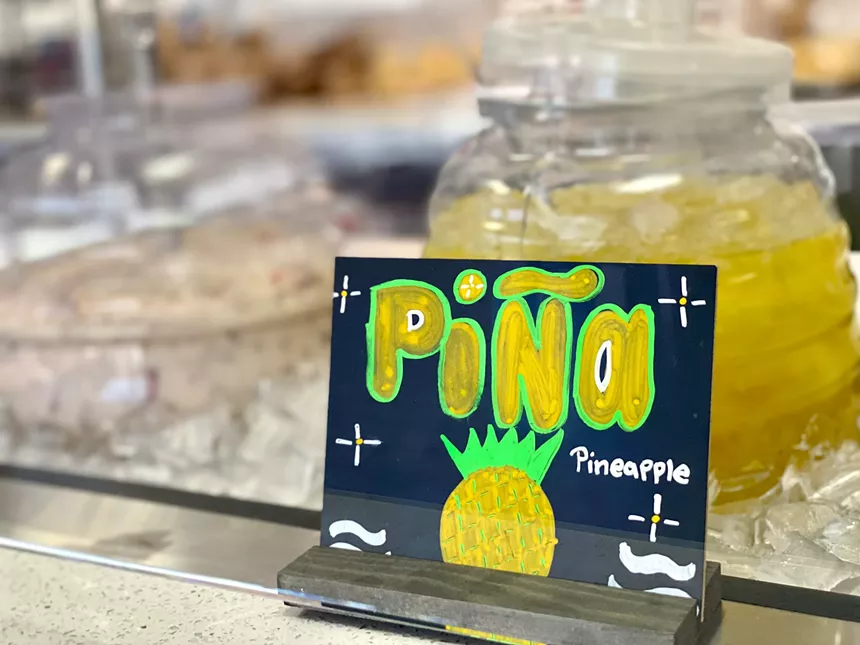 „Just Tacos and More“ pina agua fresca yra su tikro ananaso gabalėliais. - ALISON YOUNG