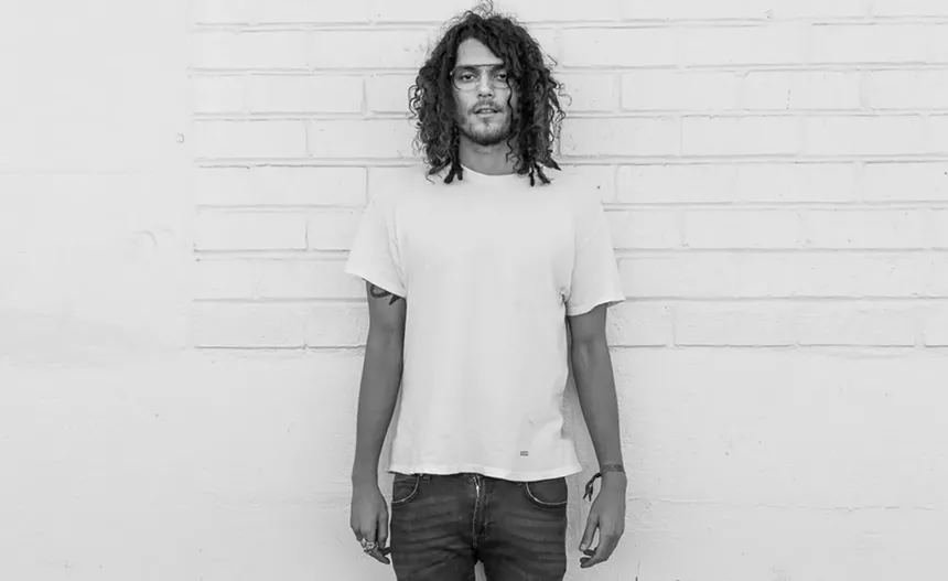 DJ/παραγωγός Sage Armstrong. - ΑΜΕΣΗ ΚΤΥΠΗΜΑΤΑ