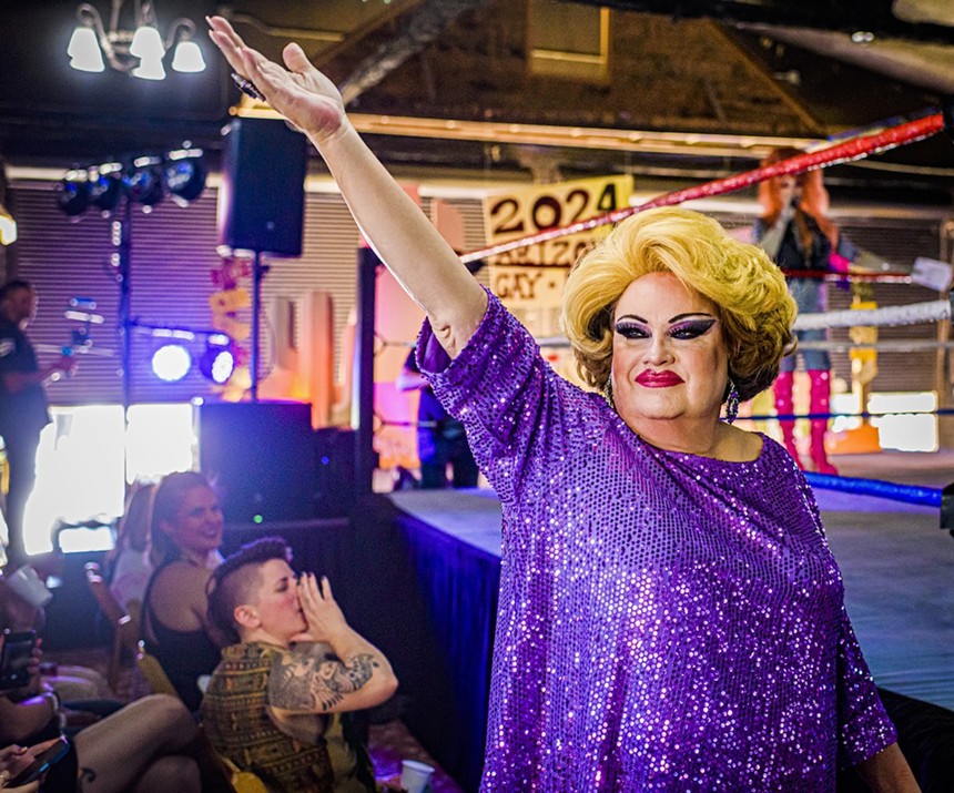 Phoenix drag queen Pussy LeHoot