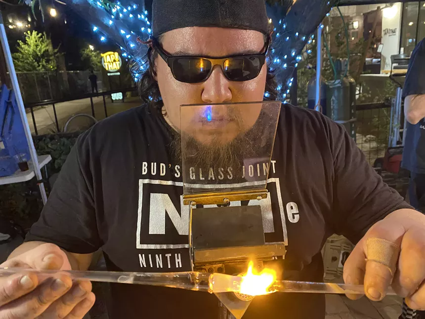 glassware artist Desi B