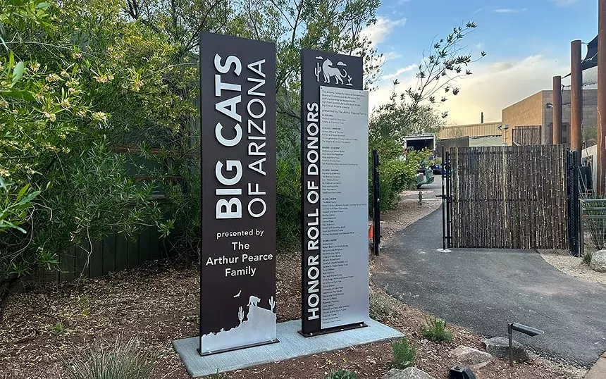 A sign at a zoo.