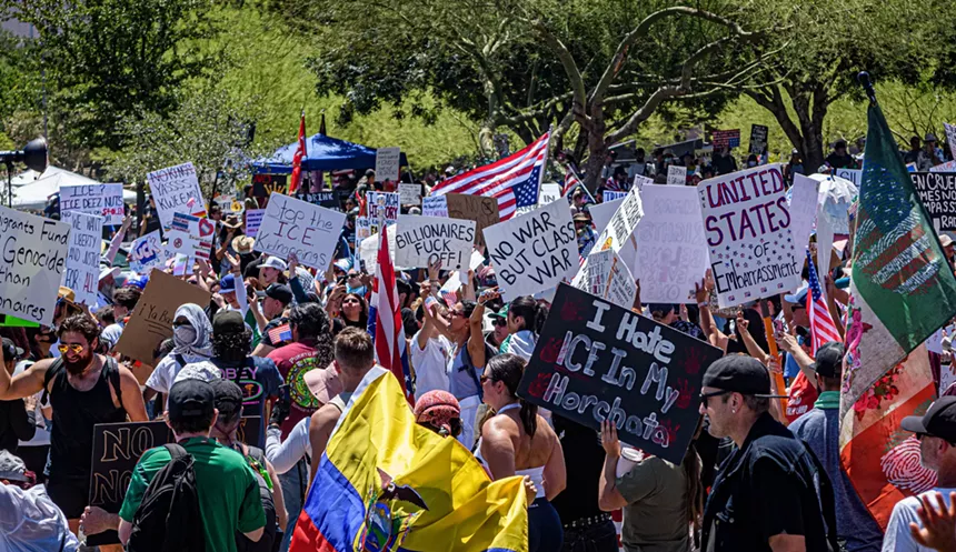anti-trump protesters in arizona