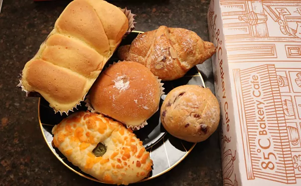 Fans Line Up As 85&deg;C Bakery Cafe Opens its First Arizona Location