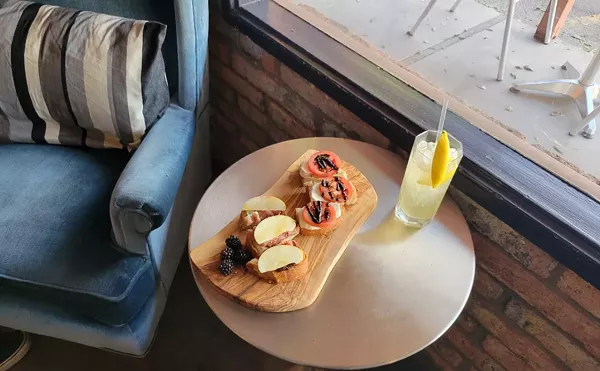 King Coffee Mixes in Cocktails &mdash; and Mead &mdash; with The Lounge