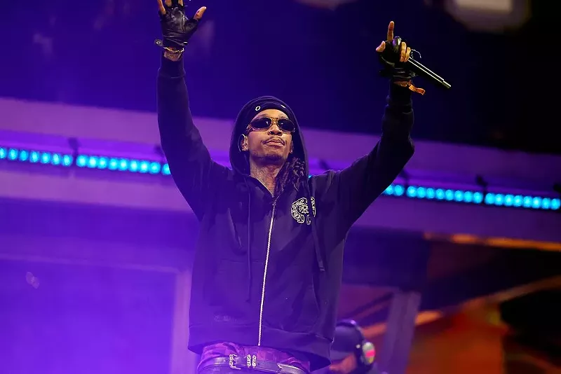 Image: INDIO, CALIFORNIA - APRIL 26: (FOR EDITORIAL USE ONLY) Wiz Khalifa performs with Jelly Roll at the T-Mobile Mane Stage during the 2025 Stagecoach Festival on April 26, 2025, in Indio, California.